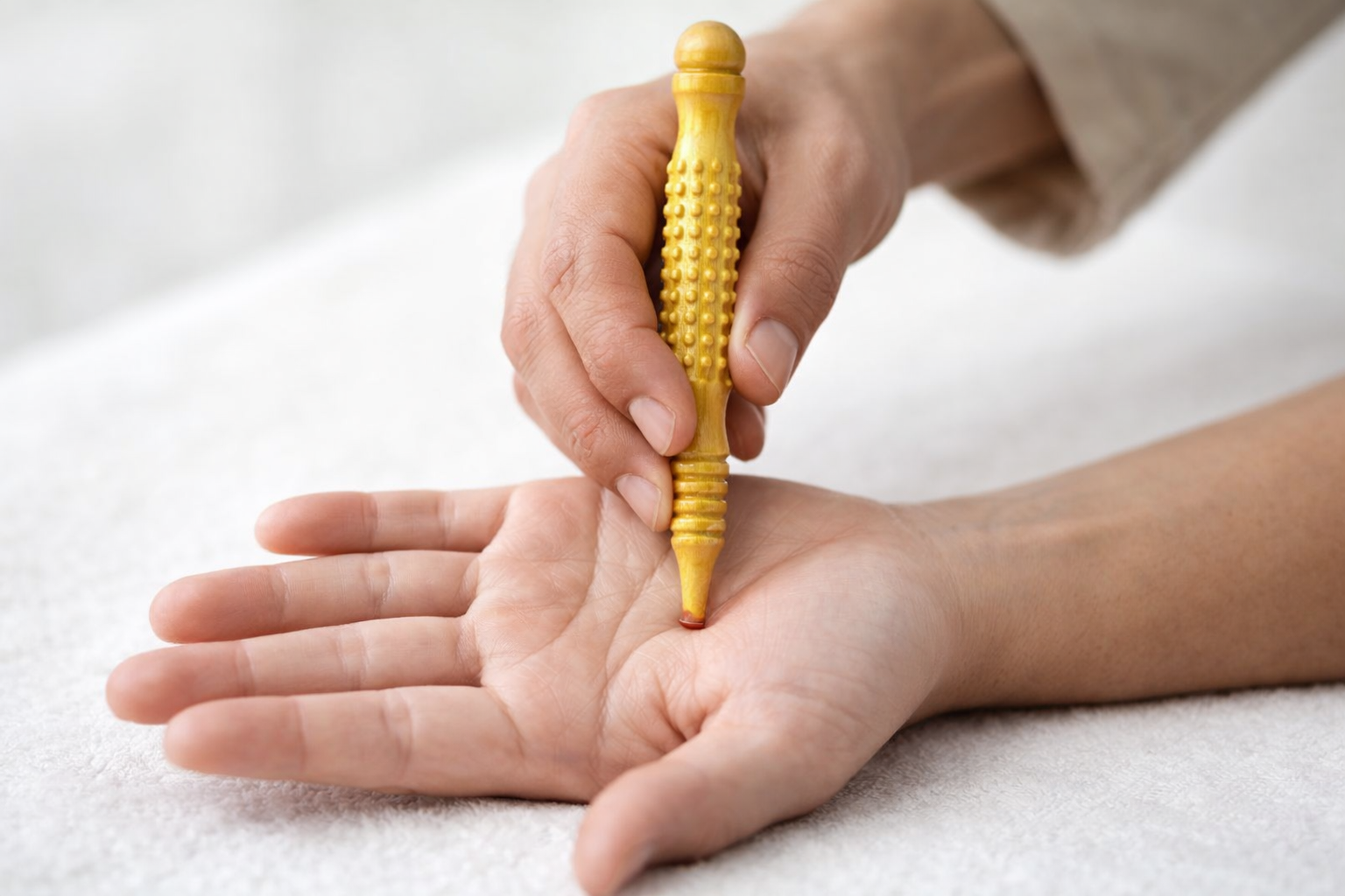 Acupressure Therapy at Vacu Care Wellness Noida Extension